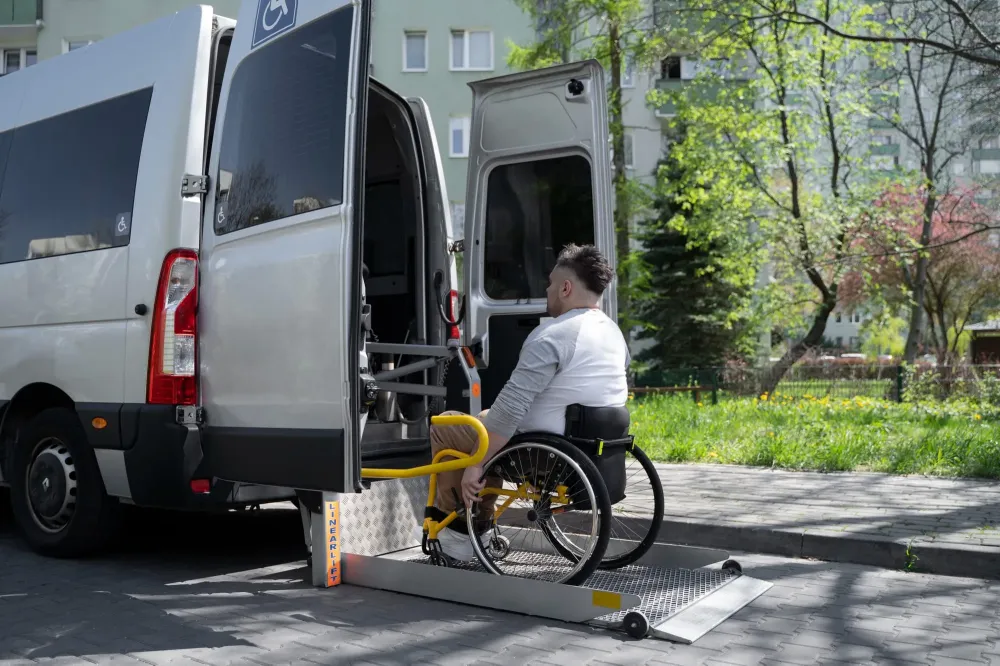 Véhicules sanitaires près de Nomain